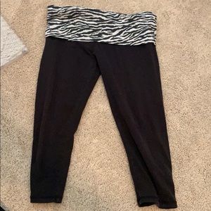 Pink yoga pants Capri